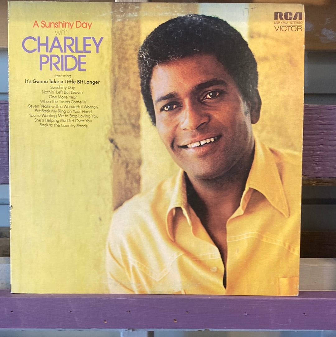 - Charley Pride - A Sunshiny day with charley Pride - Vinyl Record -